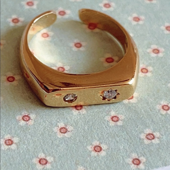 Lorraine Ring- Clear - Picture 2 of 6